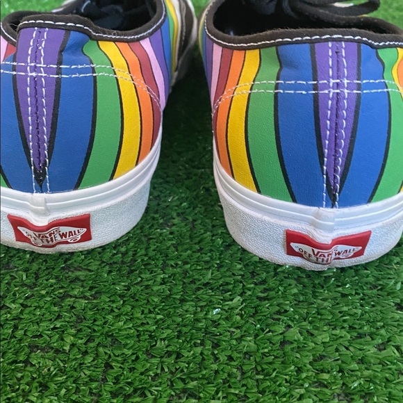 Vans Authentic Refract Black White Multi Men\'s 11.5 Skate Shoes Rainbow U-10